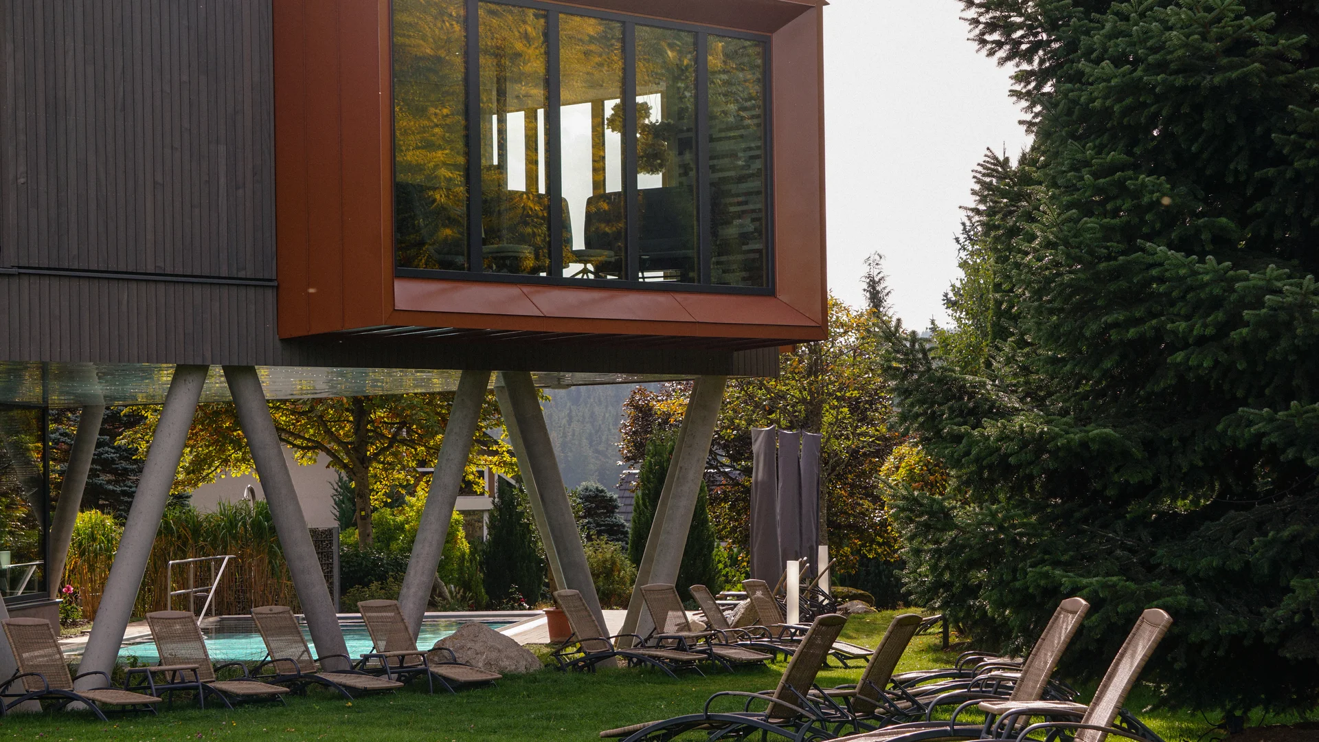 Ihr Wohlfühlhotel im Hochschwarzwald – Hegers Parkhotel Flora am Schluchsee Ihr Wohlfühlhotel im Hochschwarzwald – Hegers Parkhotel Flora am Schluchsee